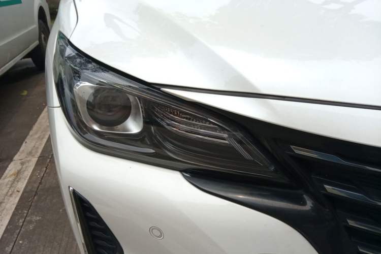Used CHANGAN Ruicheng CC 2022 Blue Whale Edition 1.5T DCT Luxury Model Right Front Headlight