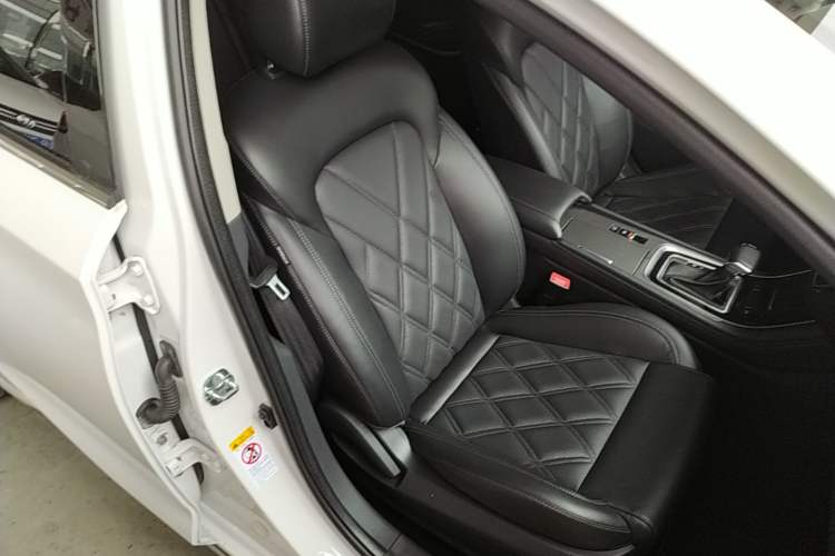 Used CHANGAN Ruicheng CC 2022 Blue Whale Edition 1.5T DCT Luxury Model Right Front Seat