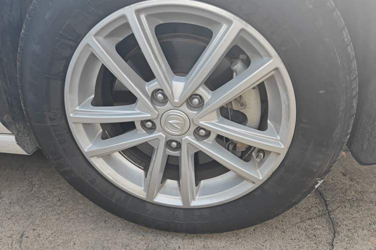 Used CHANGAN Ruicheng CC 2022 Blue Whale Edition 1.5T DCT Elite Model Right Front Wheel Hub