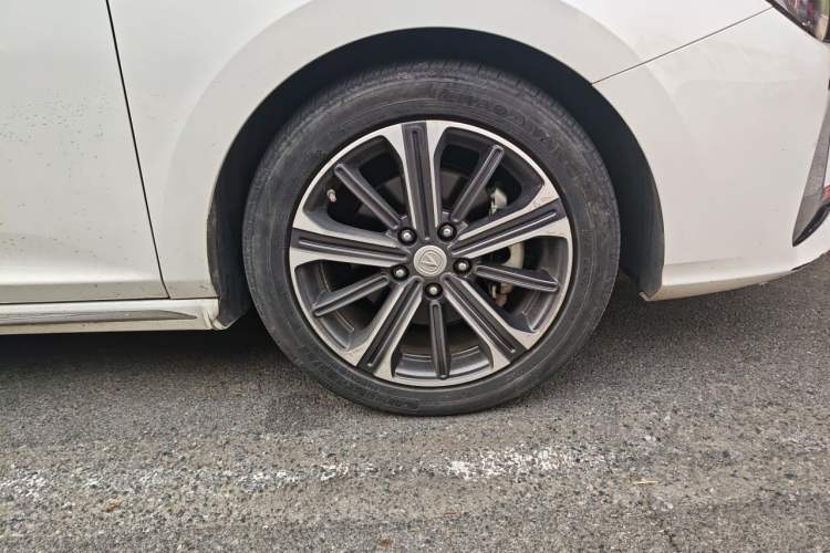 Used CHANGAN Ruicheng CC 2022 Blue Whale Edition 1.5T DCT Luxury Model Right Front Wheel Hub