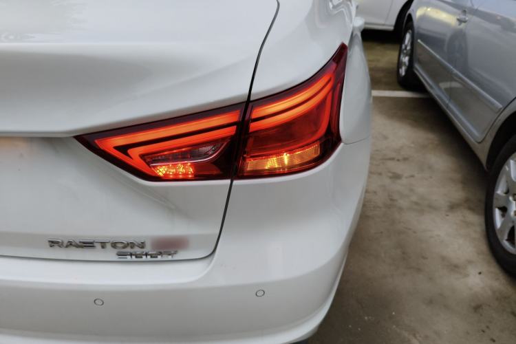 Used CHANGAN Ruicheng CC 2022 Blue Whale Edition 1.5T DCT Luxury Model Right Rear Taillight