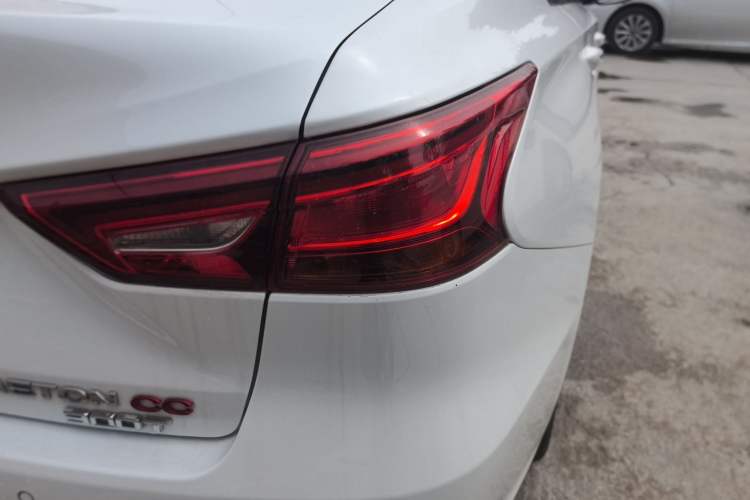 Used CHANGAN Ruicheng CC 2022 Blue Whale Edition 1.5T DCT Luxury Model Right Rear Taillight