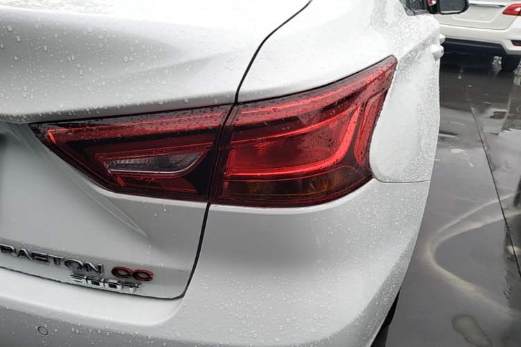 Used CHANGAN Ruicheng CC 2022 Blue Whale Edition 1.5T DCT Luxury Model Right Rear Taillight
