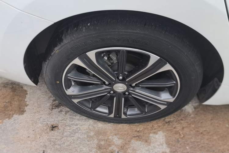 Used CHANGAN Ruicheng CC 2022 Blue Whale Edition 1.5T DCT Luxury Model Right Rear Wheel Hub
