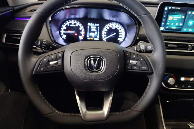 Used CHANGAN Ruicheng CC 2022 Blue Whale Edition 1.5T DCT Luxury Model Steering Wheel