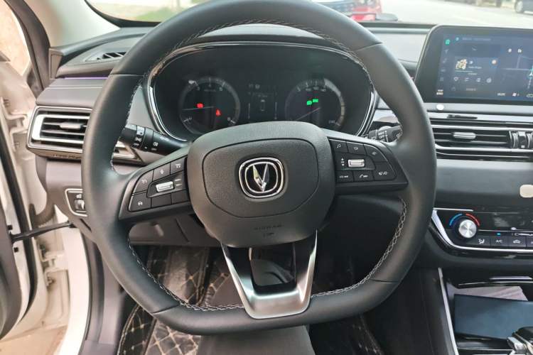 Used CHANGAN Ruicheng CC 2022 Blue Whale Edition 1.5T DCT Luxury Model Steering Wheel