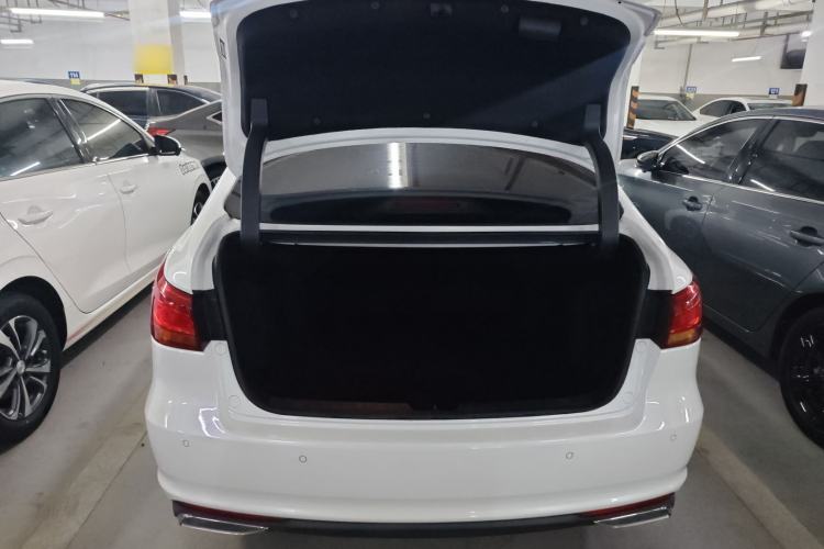 Used CHANGAN Ruicheng CC 2022 Blue Whale Edition 1.5T DCT Prestige Model Trunk