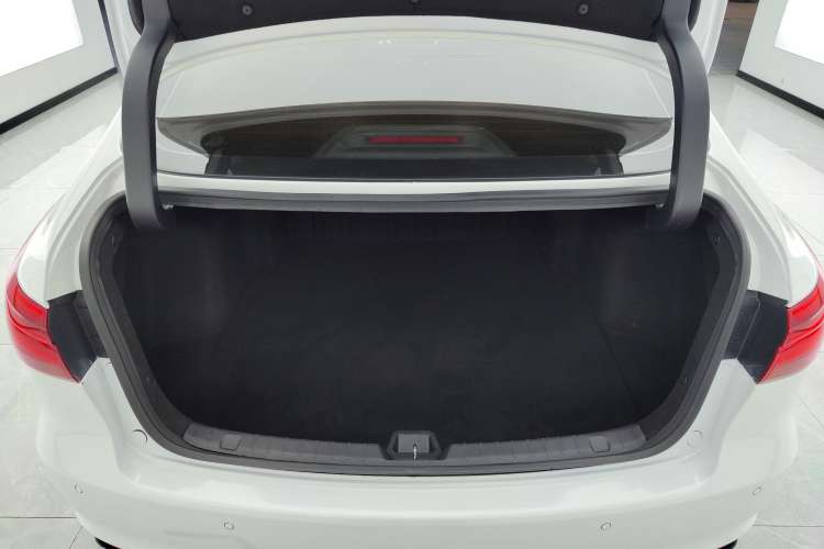 Used CHANGAN Ruicheng CC 2022 Blue Whale Edition 1.5T DCT Elite Model Trunk