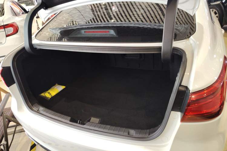 Used CHANGAN Ruicheng CC 2022 Blue Whale Edition 1.5T DCT Luxury Model Trunk