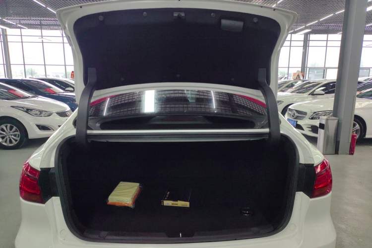 Used CHANGAN Ruicheng CC 2022 Blue Whale Edition 1.5T DCT Luxury Model Trunk