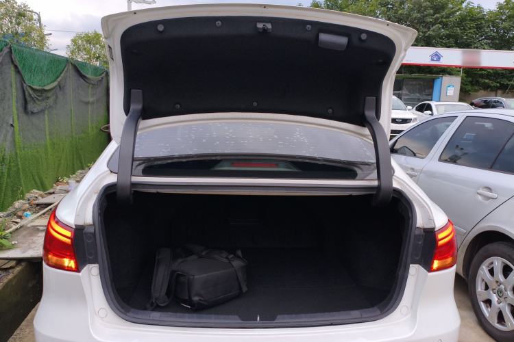 Used CHANGAN Ruicheng CC 2022 Blue Whale Edition 1.5T DCT Luxury Model Trunk