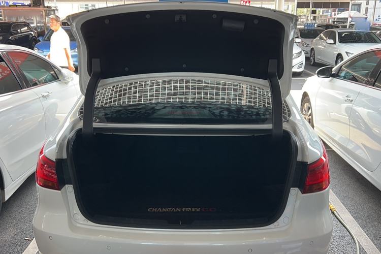 Used CHANGAN Ruicheng CC 2022 Blue Whale Edition 1.5T DCT Luxury Model Trunk