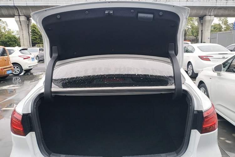 Used CHANGAN Ruicheng CC 2022 Blue Whale Edition 1.5T DCT Luxury Model Trunk