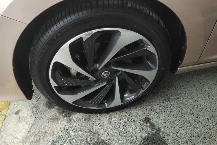Used CHANGAN Ruicheng PLUS 2023 1.5T DCT Flagship Edition Left Front Wheel Hub