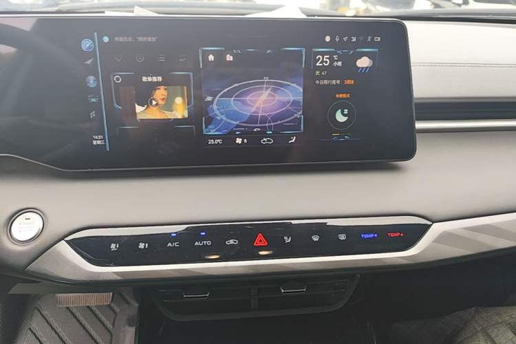 Used CHANGAN Ruicheng PLUS 2023 1.5T DCT Navigation Edition Audio And AC Panel