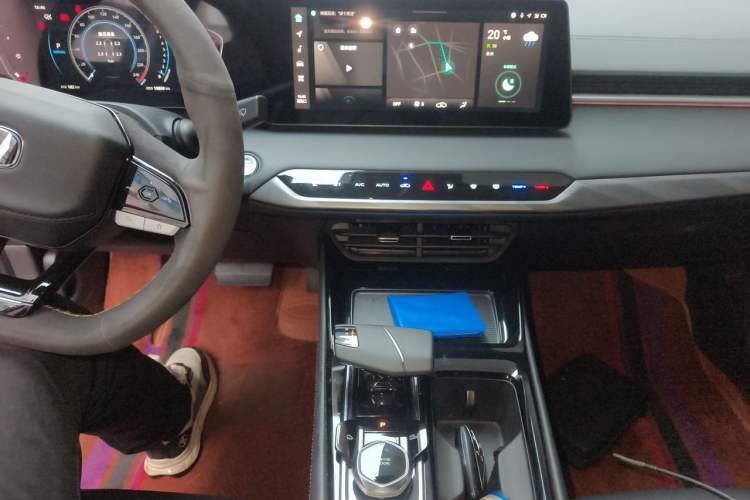 Used CHANGAN Ruicheng PLUS 2023 1.5T DCT Navigation Edition Audio And AC Panel