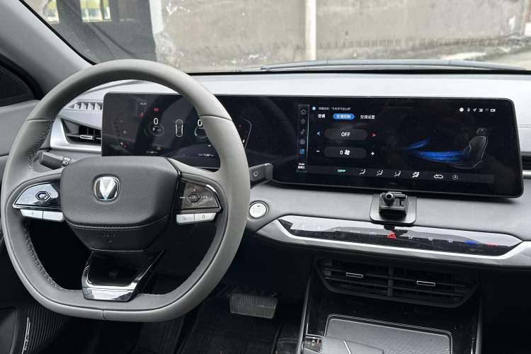 Used CHANGAN Ruicheng PLUS 2023 1.5T DCT Prestige Edition Audio And AC Panel