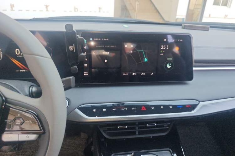 Used CHANGAN Ruicheng PLUS 2023 1.5T DCT Prestige Edition Audio And AC Panel