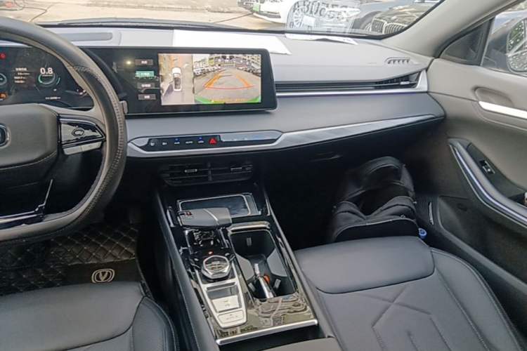 Used CHANGAN Ruicheng PLUS 2023 1.5T DCT Navigation Edition Audio And AC Panel