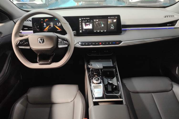 Used CHANGAN Ruicheng PLUS 2023 1.5T DCT Prestige Edition Audio And AC Panel