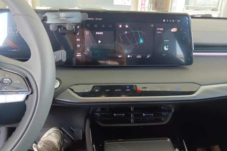 Used CHANGAN Ruicheng PLUS 2023 1.5T DCT Navigation Edition Audio And AC Panel