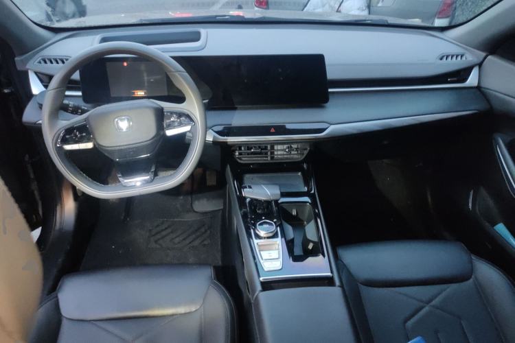 Used CHANGAN Ruicheng PLUS 2023 1.5T DCT Lingyue Trim Center Console