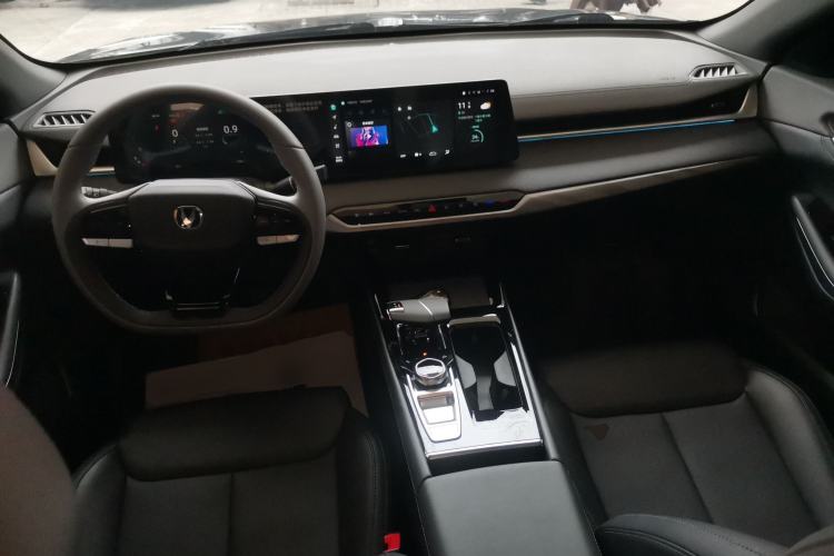 Used CHANGAN Ruicheng PLUS 2023 1.5T DCT Prestige Edition Center Console