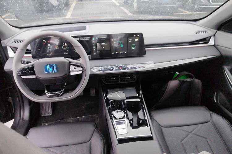 Used CHANGAN Ruicheng PLUS 2023 1.5T DCT Navigation Edition Center Console