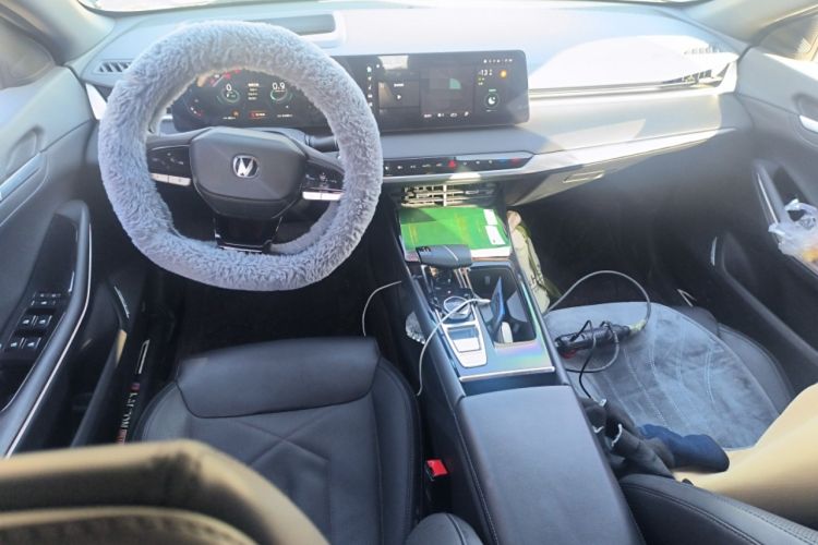 Used CHANGAN Ruicheng PLUS 2023 1.5T DCT Navigation Edition Center Console