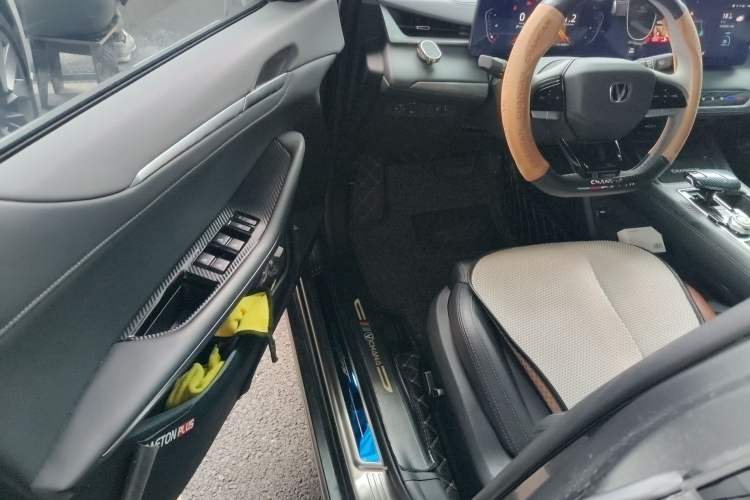 Used CHANGAN Ruicheng PLUS 2023 1.5T DCT Prestige Edition Driver Seat