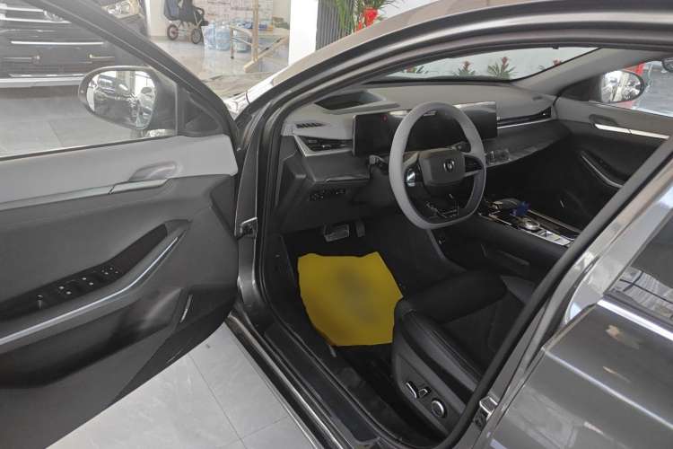Used CHANGAN Ruicheng PLUS 2023 1.5T DCT Navigation Edition Driver Seat