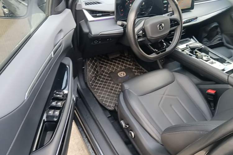 Used CHANGAN Ruicheng PLUS 2023 1.5T DCT Navigation Edition Driver Seat