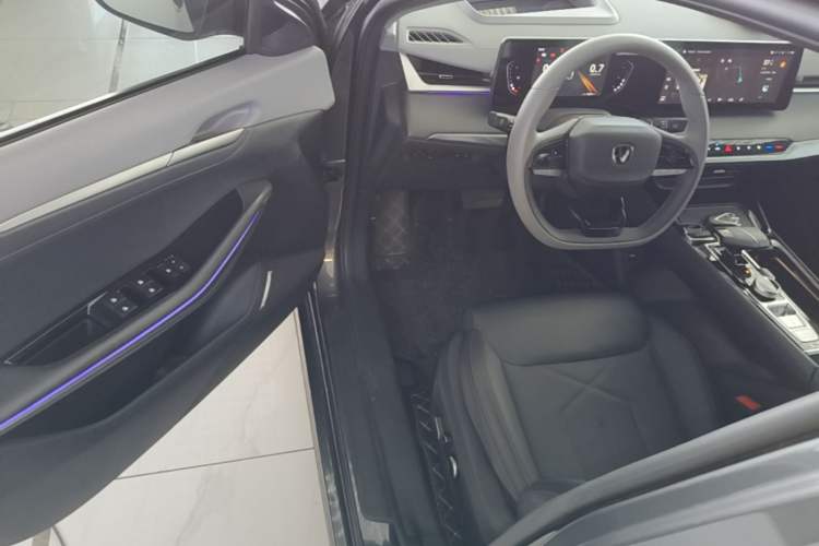 Used CHANGAN Ruicheng PLUS 2023 1.5T DCT Navigation Edition Driver Seat