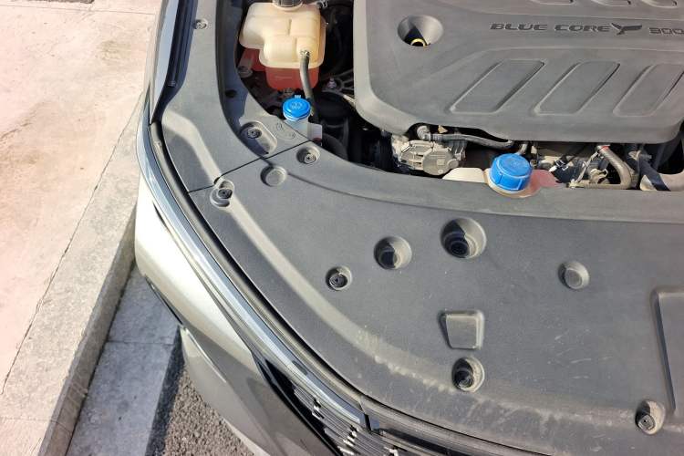 Used CHANGAN Ruicheng PLUS 2023 1.5T DCT Navigation Edition Engine Bay Right