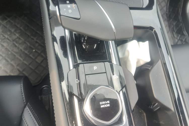 Used CHANGAN Ruicheng PLUS 2023 1.5T DCT Prestige Edition Gear Lever