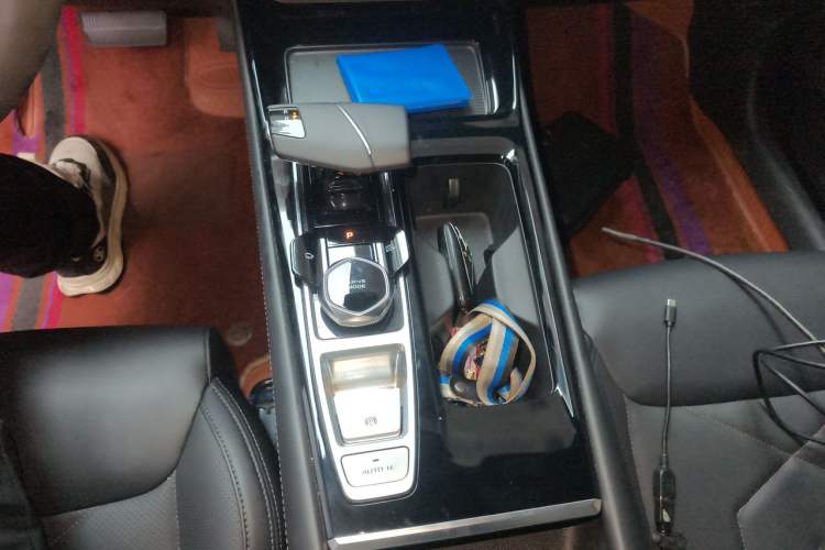 Used CHANGAN Ruicheng PLUS 2023 1.5T DCT Navigation Edition Gear Lever