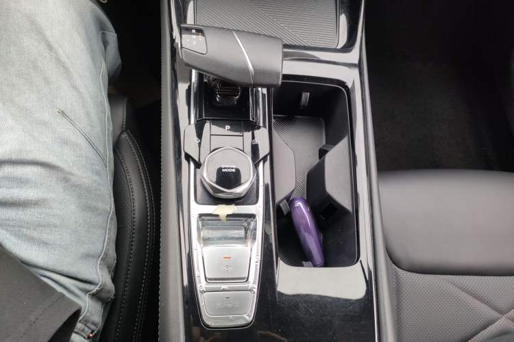 Used CHANGAN Ruicheng PLUS 2023 1.5T DCT Lingyue Trim Gear Lever