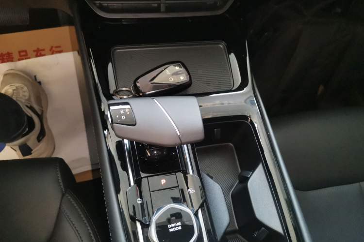 Used CHANGAN Ruicheng PLUS 2023 1.5T DCT Prestige Edition Gear Lever