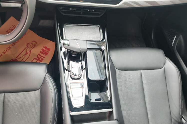 Used CHANGAN Ruicheng PLUS 2023 1.5T DCT Prestige Edition Gear Lever