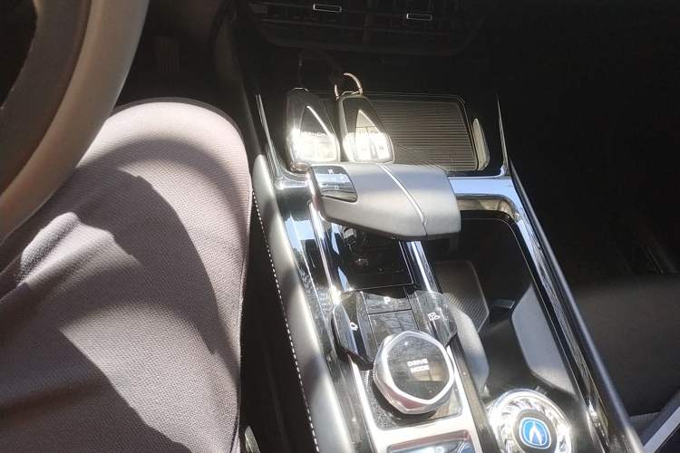 Used CHANGAN Ruicheng PLUS 2023 1.5T DCT Prestige Edition Gear Lever
