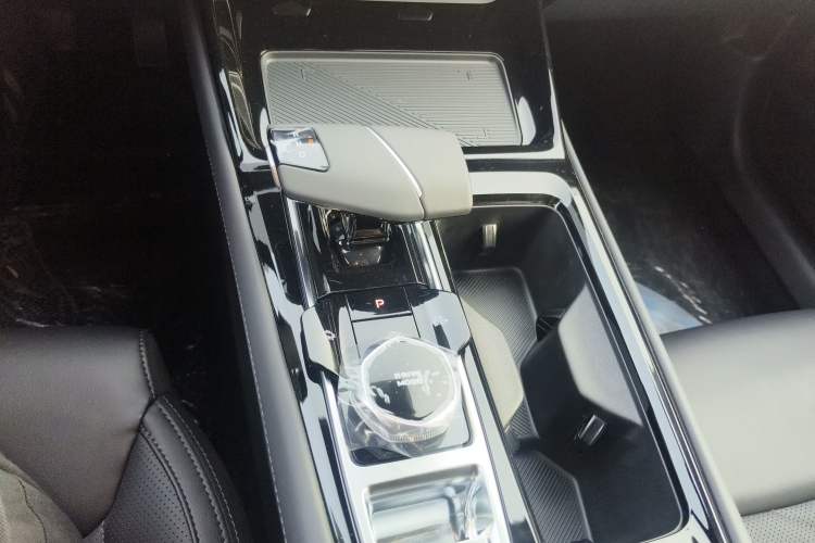 Used CHANGAN Ruicheng PLUS 2023 1.5T DCT Navigation Edition Gear Lever