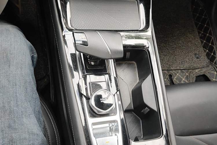 Used CHANGAN Ruicheng PLUS 2023 1.5T DCT Navigation Edition Gear Lever