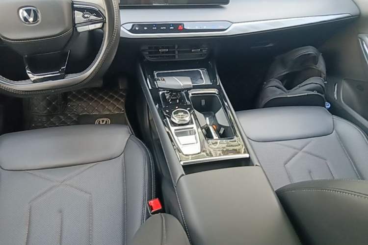 Used CHANGAN Ruicheng PLUS 2023 1.5T DCT Navigation Edition Gear Lever