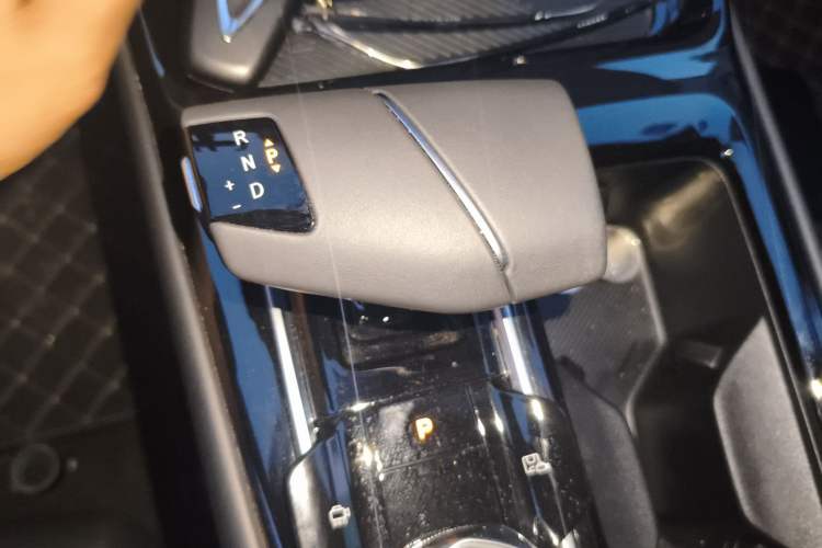 Used CHANGAN Ruicheng PLUS 2023 1.5T DCT Prestige Edition Gear Lever