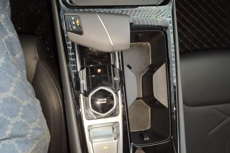 Used CHANGAN Ruicheng PLUS 2023 1.5T DCT Navigation Edition Gear Lever