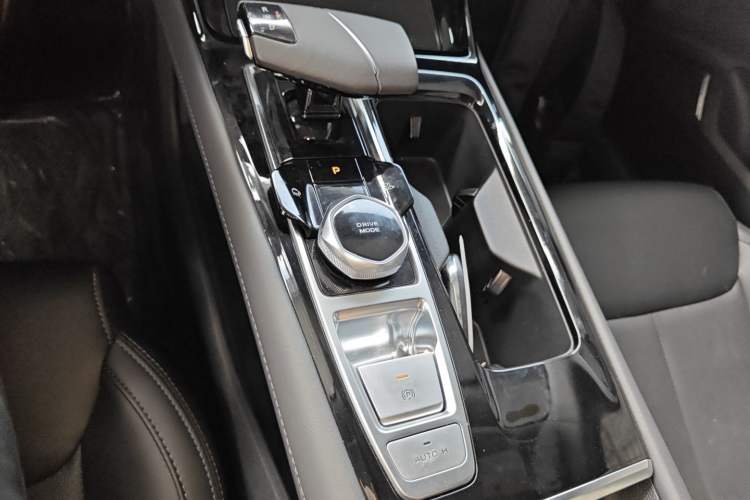 Used CHANGAN Ruicheng PLUS 2023 1.5T DCT Prestige Edition Gear Lever