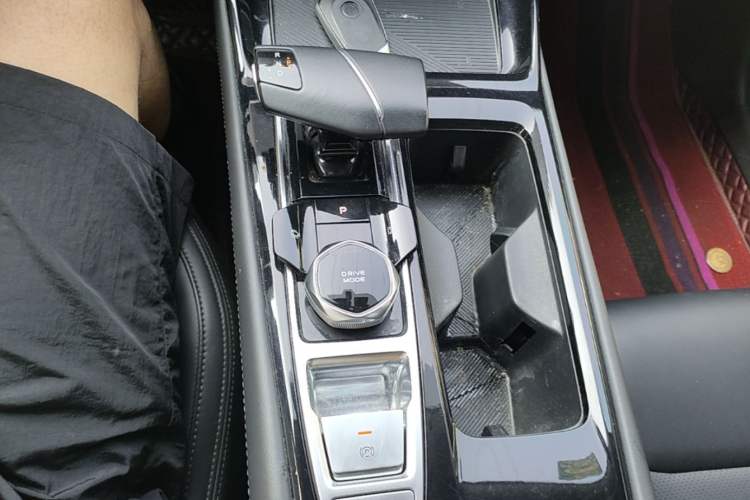 Used CHANGAN Ruicheng PLUS 2023 1.5T DCT Prestige Edition Gear Lever
