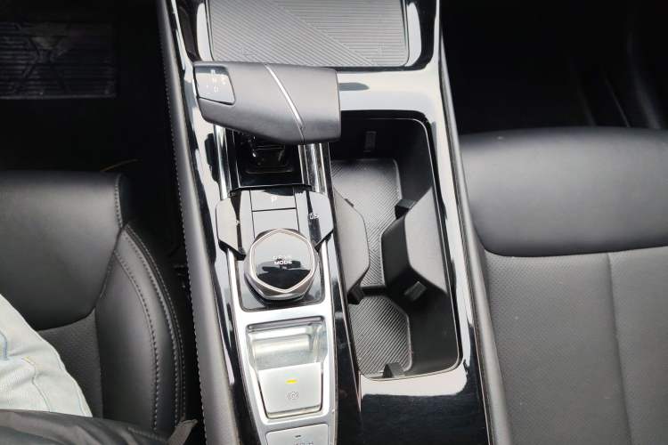 Used CHANGAN Ruicheng PLUS 2023 1.5T DCT Prestige Edition Gear Lever