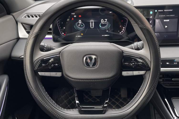 Used CHANGAN Ruicheng PLUS 2023 1.5T DCT Navigation Edition Interior 2