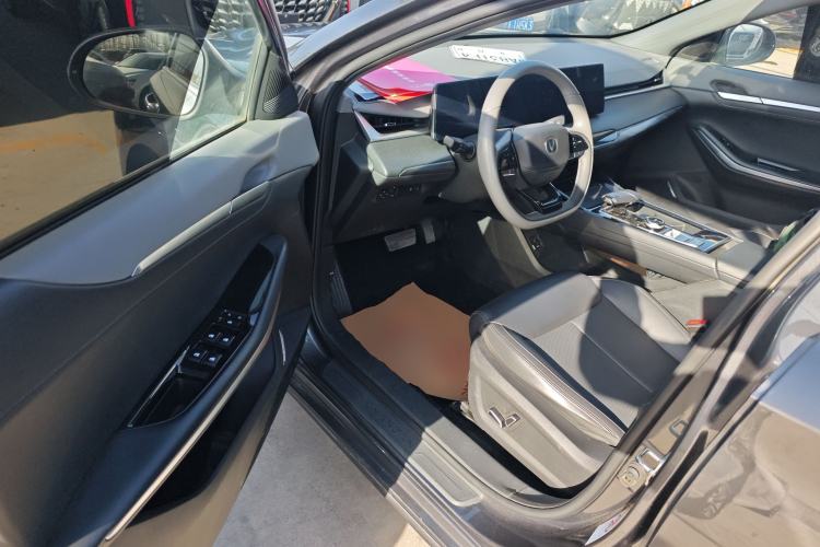 Used CHANGAN Ruicheng PLUS 2023 1.5T DCT Prestige Edition Interior 3